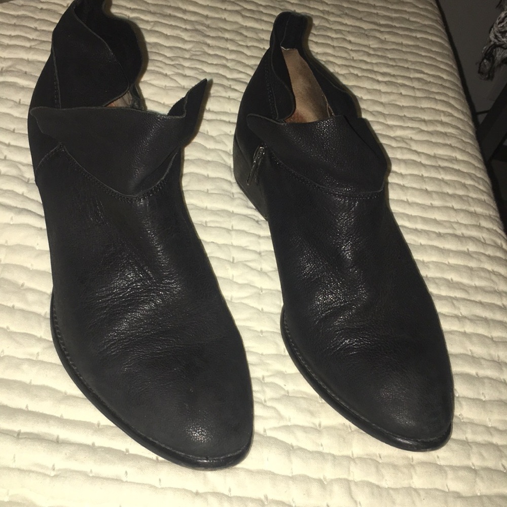 Seychelles Boot size 10